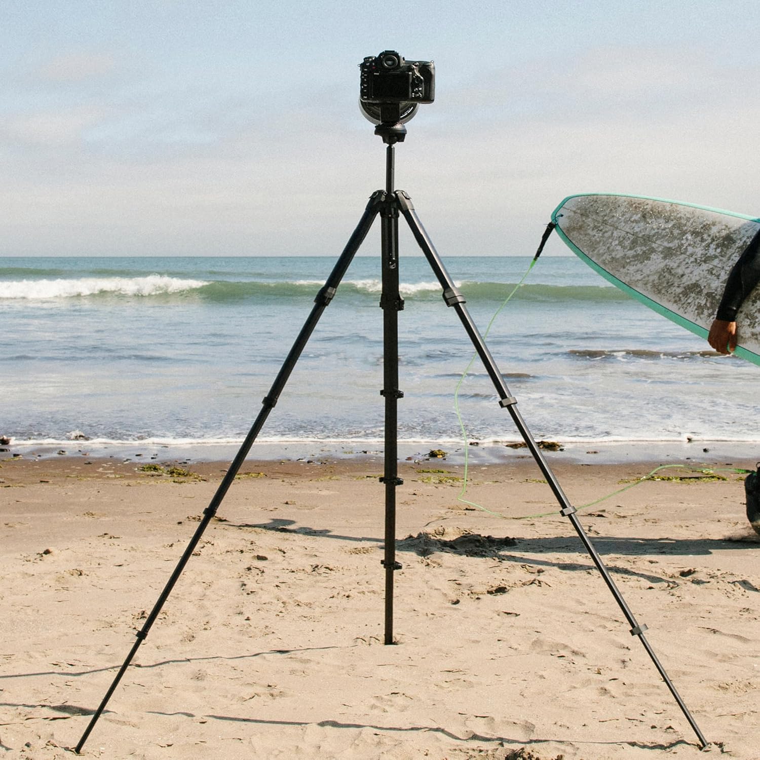 Peak Design Travel Tripod, Aluminum, Compact Design, Quick Setup and Takedown, Pro-Level Stability, Ergonomic Ball Head, Compact and Portable Travel Tripod for Camera and Phone, 20 lb Capacity - Image 7